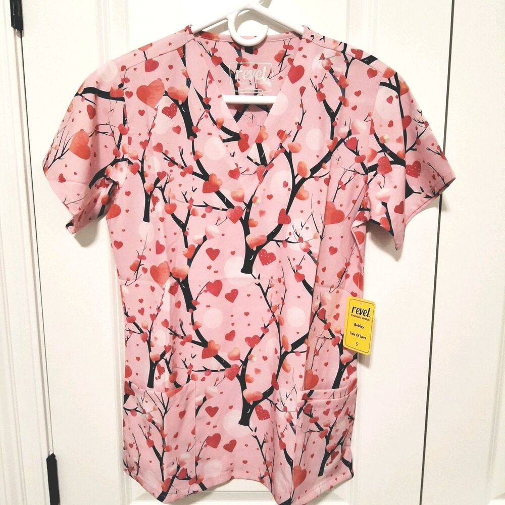 Revel Women's V-Neck Scrub Top Pink Tree of Love Hearts Size Small New w/Tags